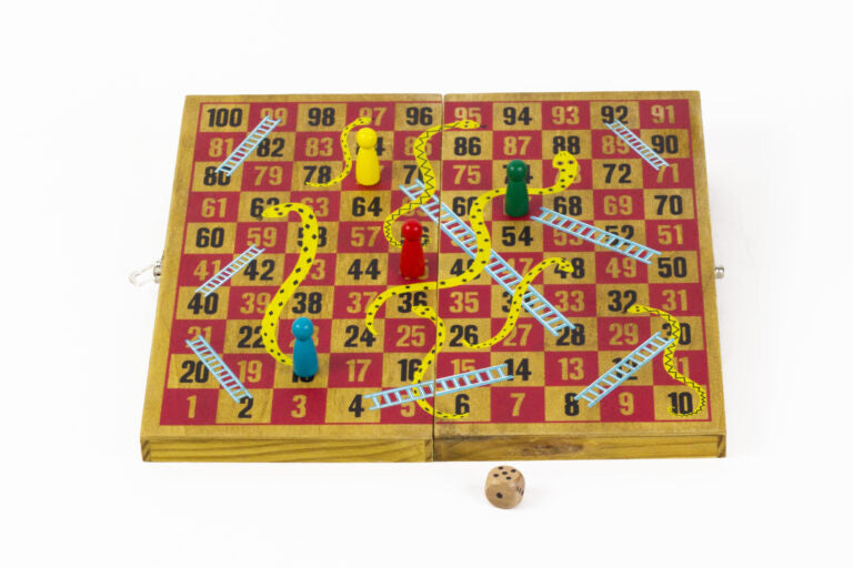 Snakes & Ladders - Classic Board Game