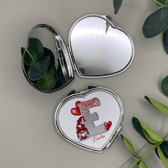 Personalised Heart-Shape Compact Mirror