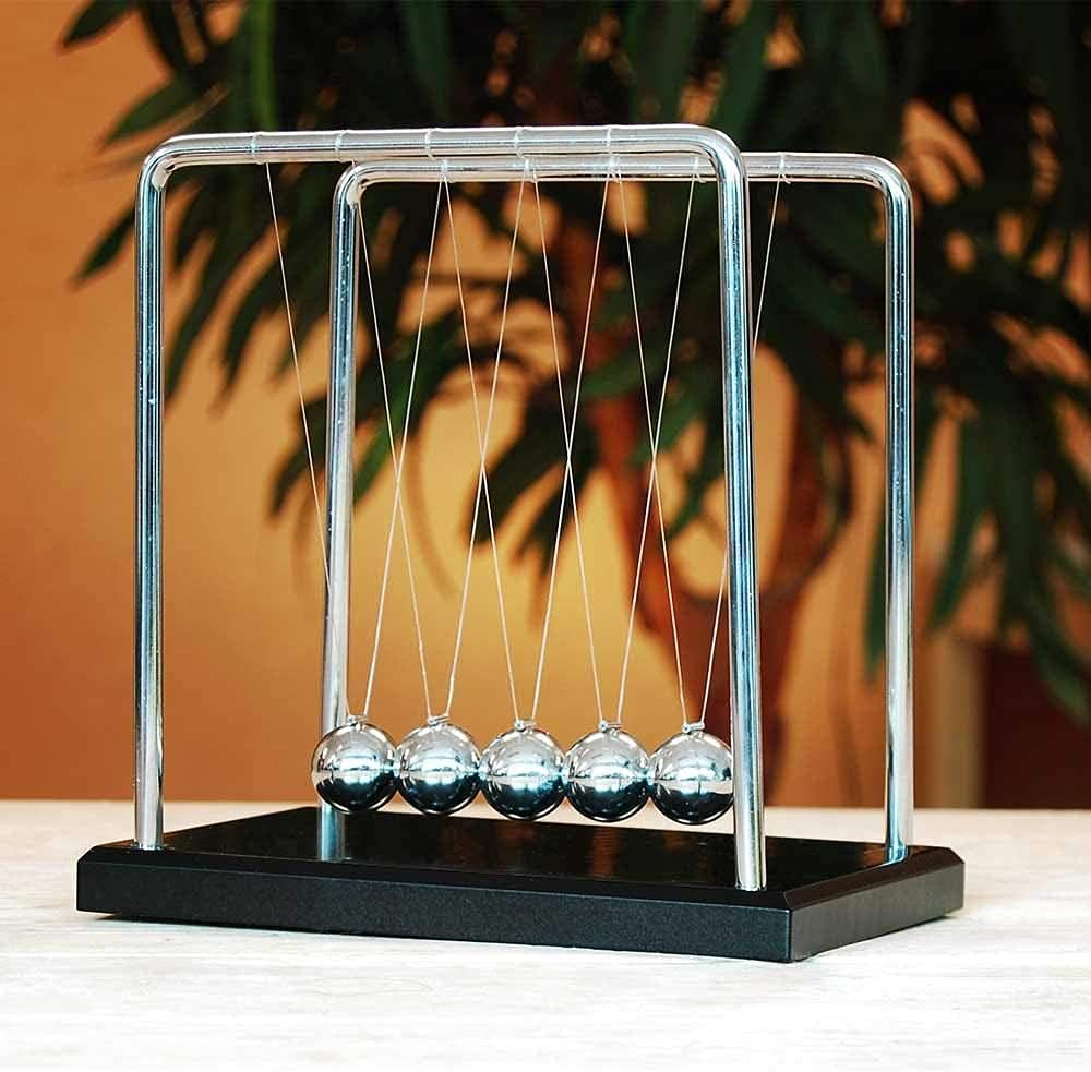 Giant Newton's Cradle